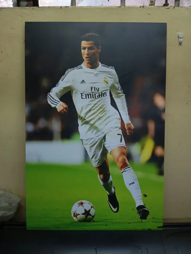 Ronaldo in Real Madrid White – Football wall art mount by Kwanza Images