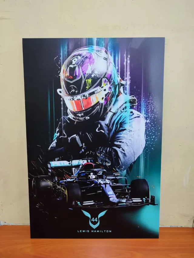 Lewis Hamilton 44 – Motorsport wall art mount by Kwanza Images